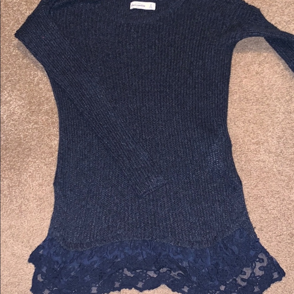 Light weight sweater